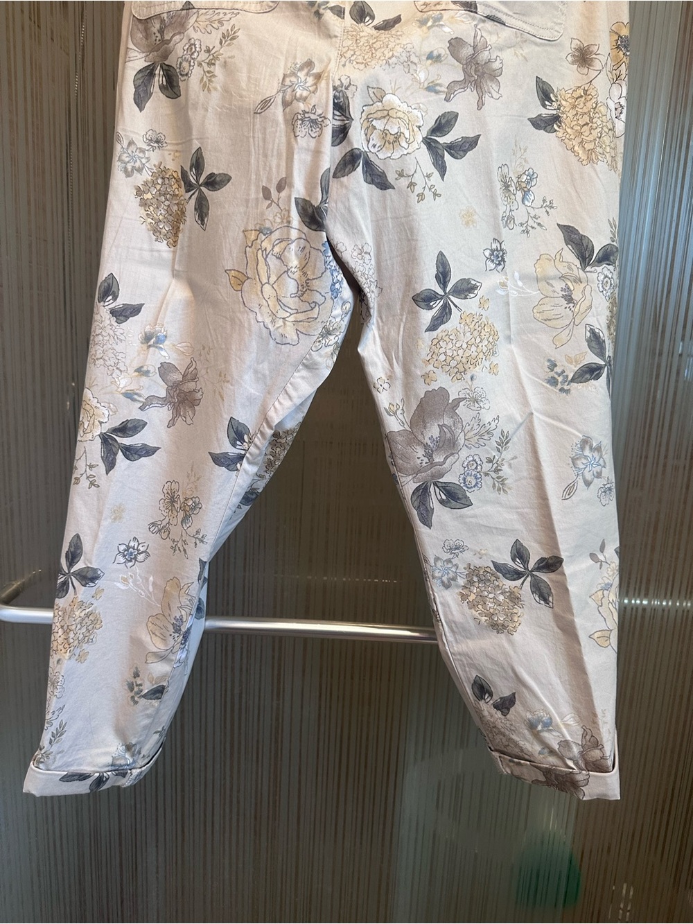 Democracy Cream Floral Cargo Pants - Picture 3 of 7